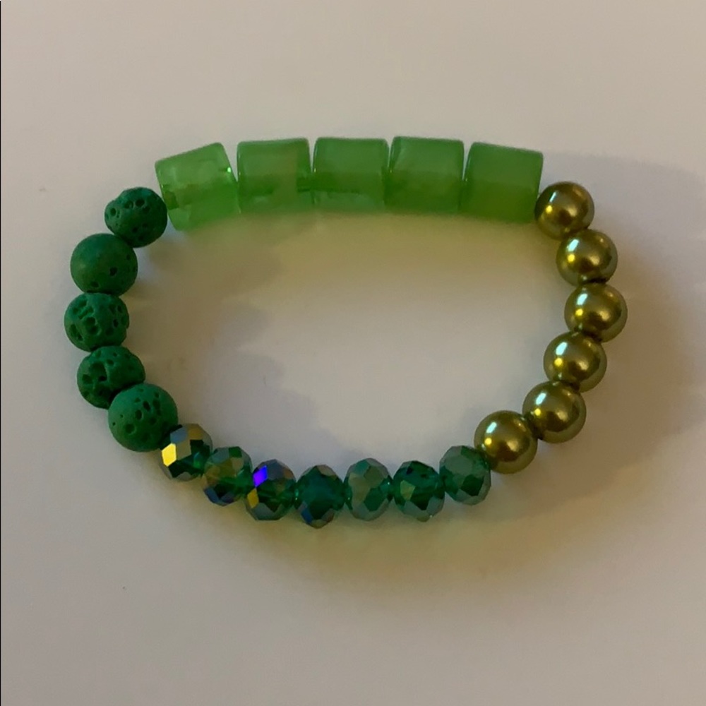 Assorted Handmade bracelets. - Picture 3 of 10